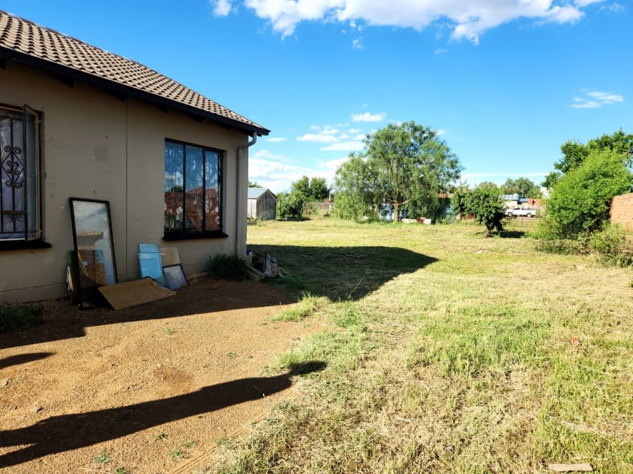 2 Bedroom Property for Sale in Lourierpark Free State
